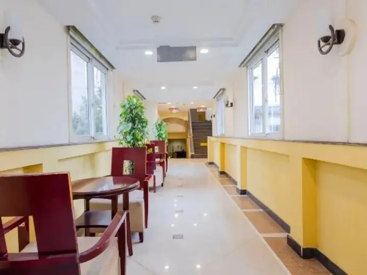 Чунцин: Home Inn Chongqing Lianglukou Station