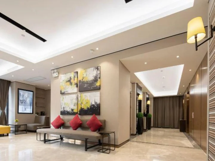 Гуйлинь: Homeinn Plus Hotel (Guilin Railway Station Xiangbishan Park)