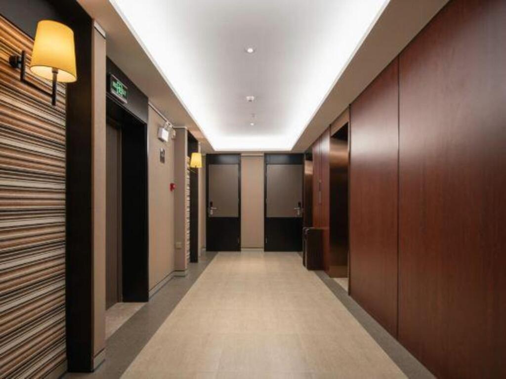 Гуйлинь: Homeinn Plus Hotel (Guilin Railway Station Xiangbishan Park)