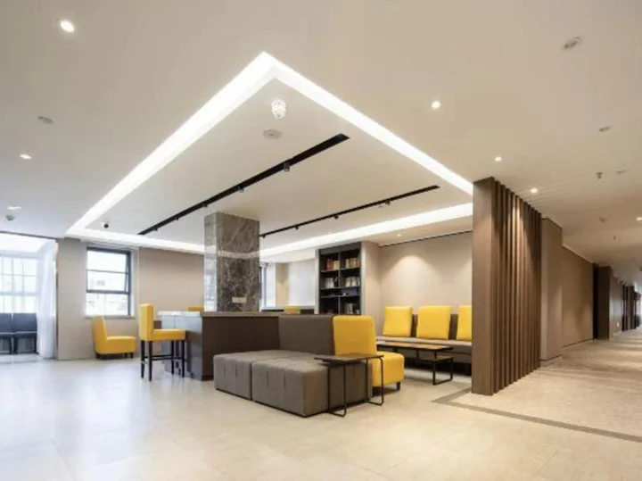 Гуйлинь: Homeinn Plus Hotel (Guilin Railway Station Xiangbishan Park)