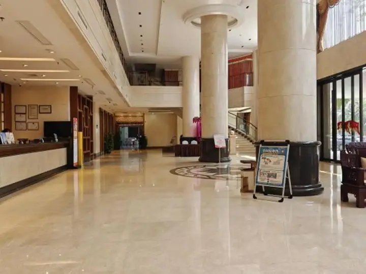 Haikou Weihao Hot Spring Hotel (Provincial Government Riyue Square) — фото 2