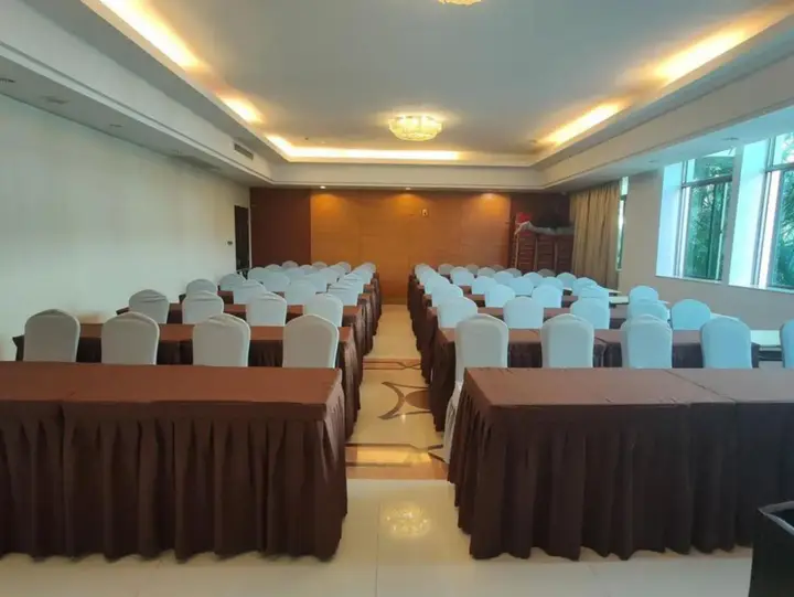 Haikou Weihao Hot Spring Hotel (Provincial Government Riyue Square) — фото 6