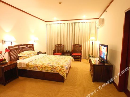 Хуаншань: Financial Hotel