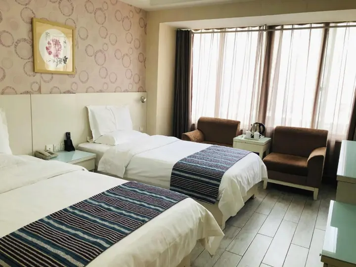 Лоян: City Impression Business Hotel
