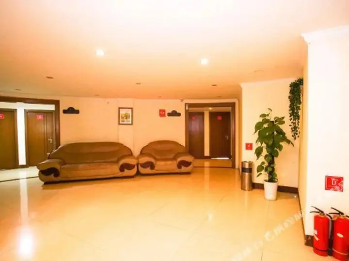 Наньнин: Nanning Kaitai Business Hotel
