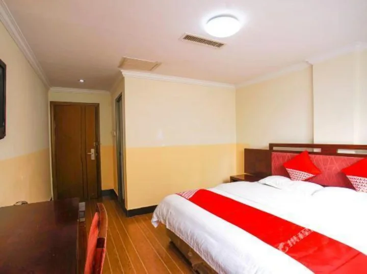 Наньнин: Nanning Kaitai Business Hotel