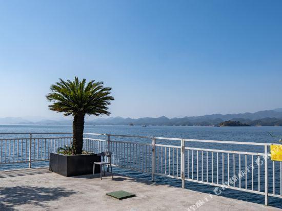 Ханчжоу: Lakeview Houseboat Hotel & Resort