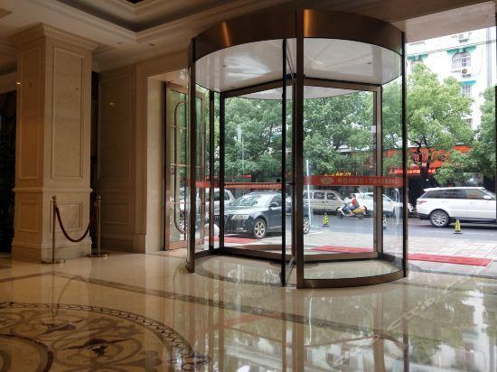 Нинбо: Vienna Hotel (Ningbo Beilun Intime City)