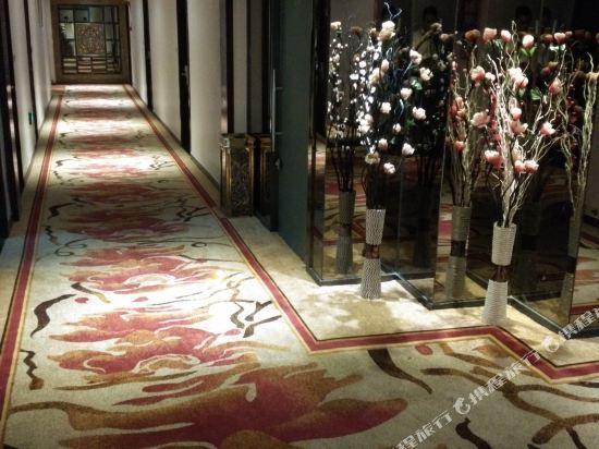Huijin Business Hotel — фото 1