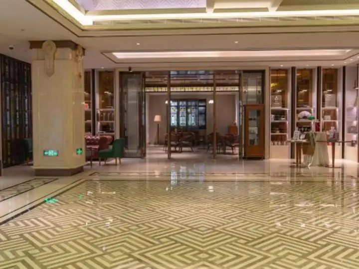 Цзясинь: Ziye Hotel