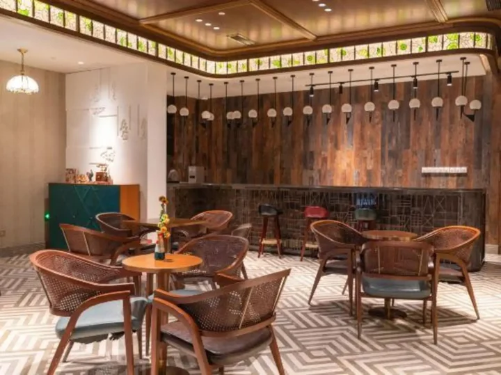 Цзясинь: Ziye Hotel