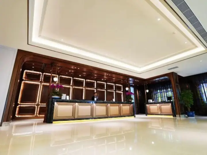 Цзясинь: Ziye Hotel