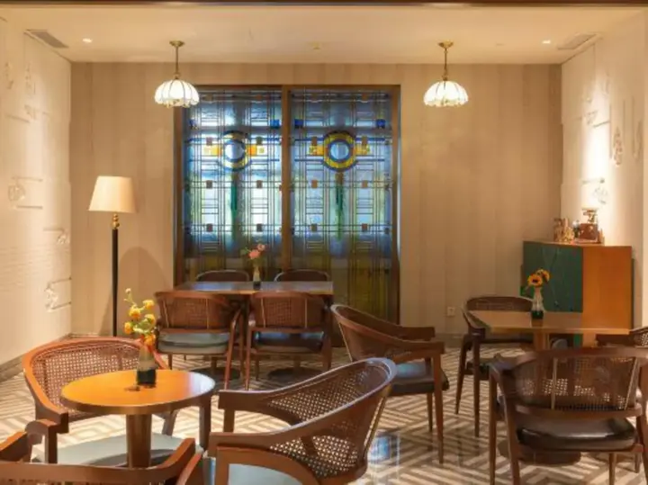 Цзясинь: Ziye Hotel