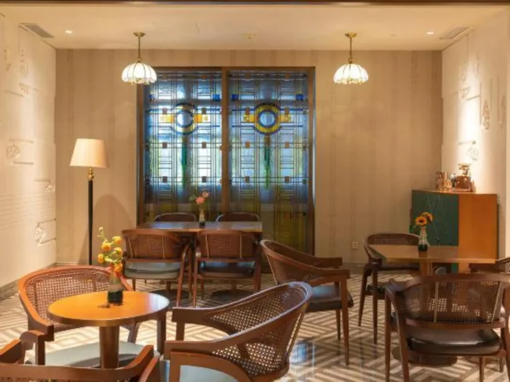 Цзясинь: Ziye Hotel