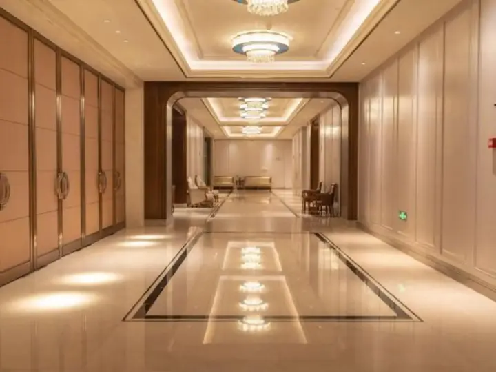 Цзясинь: Ziye Hotel