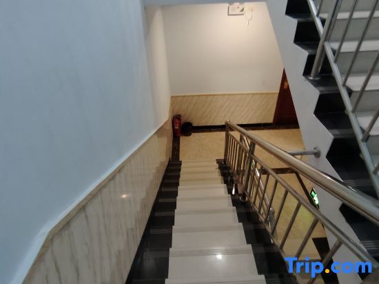 Сяньян: Airport Trip Destiny Business Hotel