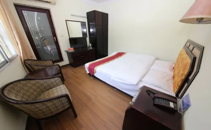 Яншо: Huada Hotel