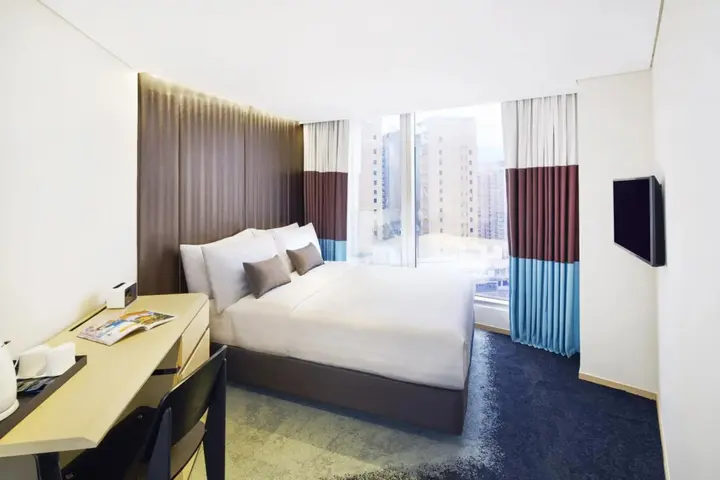 Коулун: Hotel 108