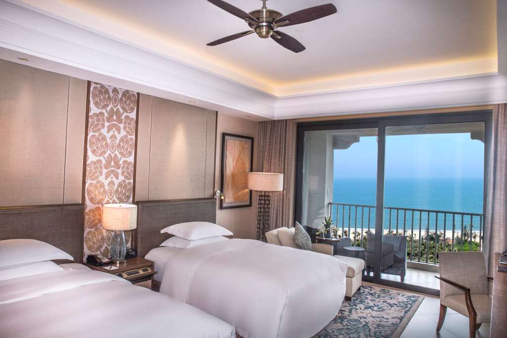 Хайкоу: Crowne Resort Spa  Beach Resort Hainan