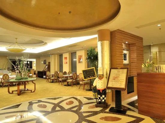 Синъи: Green Lake Hotel Jinzhou