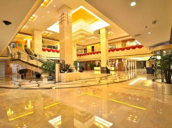 Синъи: Green Lake Hotel Jinzhou