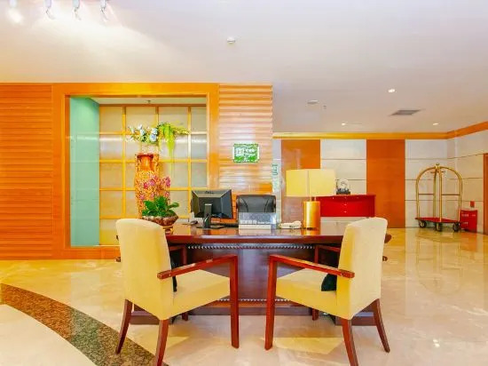 Синъи: Green Lake Hotel Jinzhou