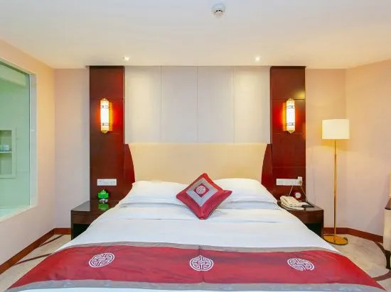 Синъи: Green Lake Hotel Jinzhou