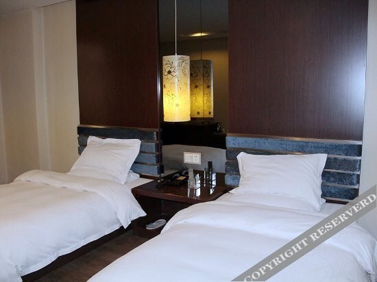 Аньцин: Anqing V6 Hotel