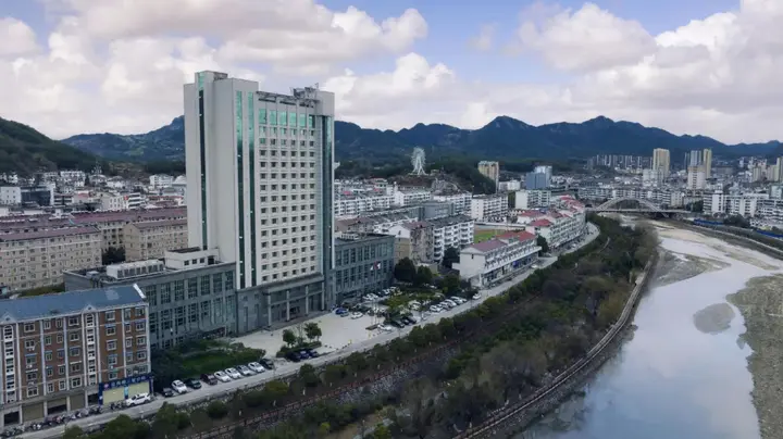 Аньцин: Tianji Hotel