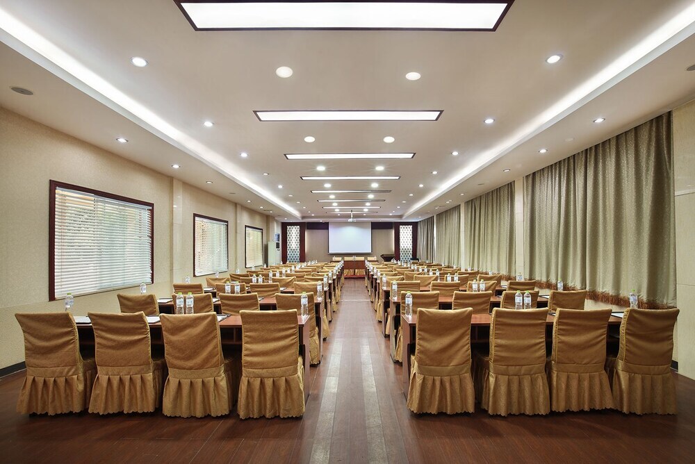 Гуйлинь: Dongjiang Golf Resort Hotel
