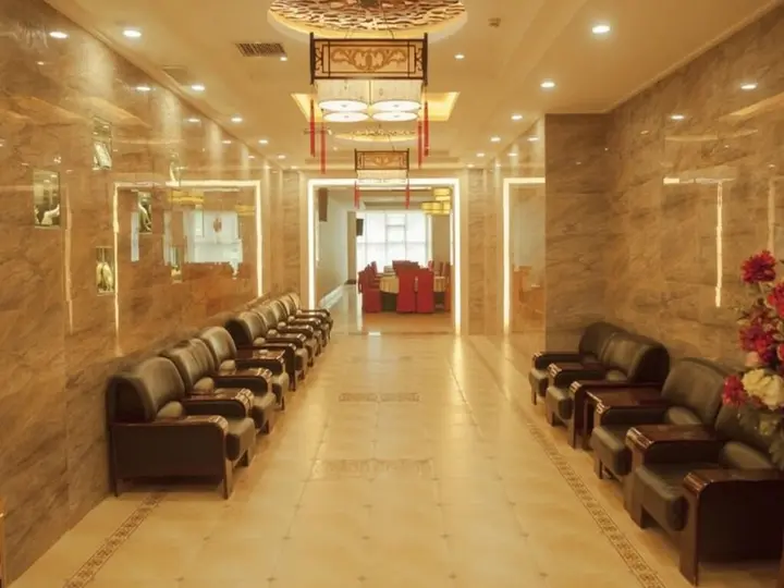 Чэндэ: Chengde Hotel