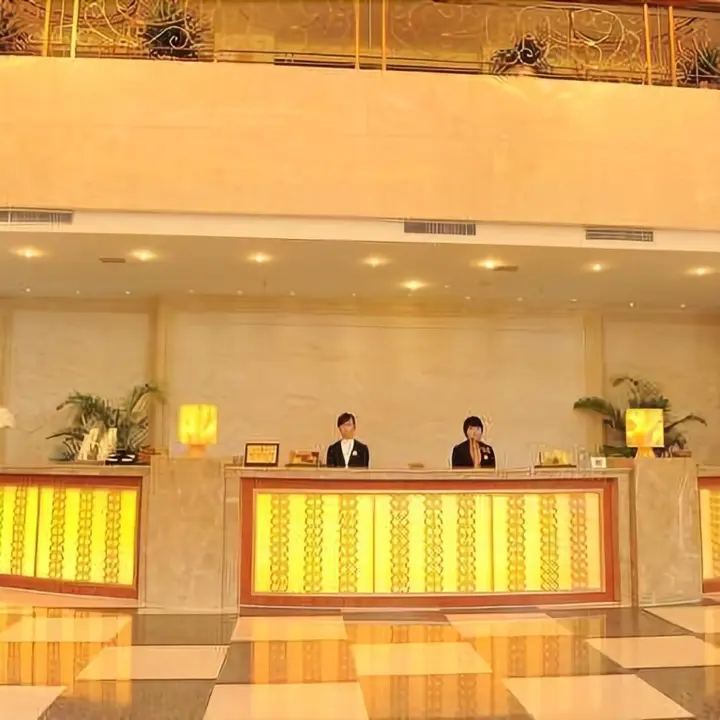 Дунъян: 东阳华厦大酒店