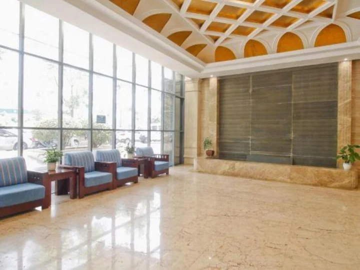 Хэфэй: Yaqi Business Hotel (Hefei High-speed Rail South Station North Square)