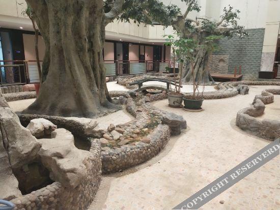 Хейан: Xinjiang Hotel Heyuan