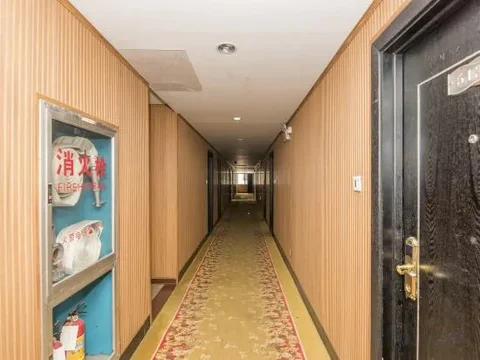 Дунъян: Sunshine Holiday Hotel