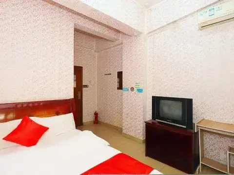 Дунъян: Sunshine Holiday Hotel
