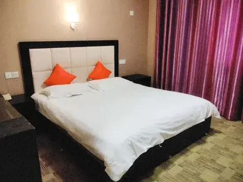 Дунъян: Sunshine Holiday Hotel