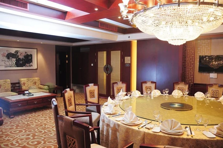 Цзинин: Jining Jinghang Holiday Hotel