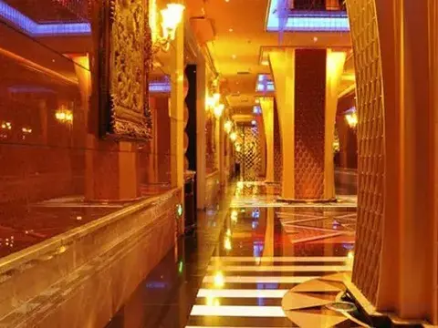 Корла: Jiaxin Guohua Hotel