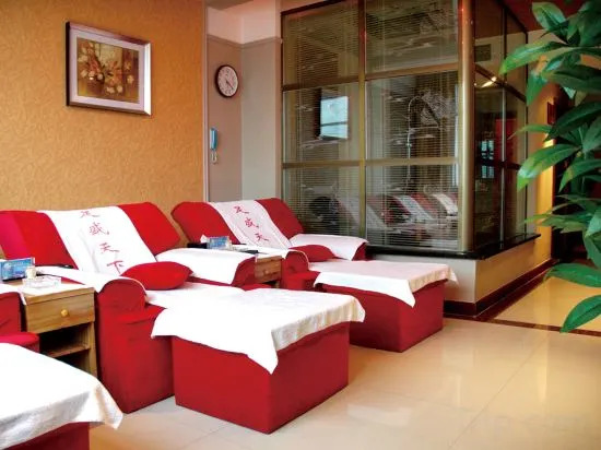Корла: Jiaxin Guohua Hotel