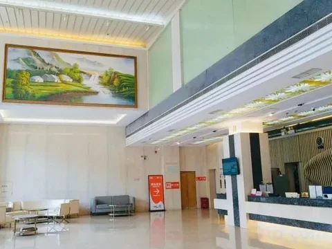 Наньнин: Four Seasons Hotel (Nanning Zoo Qingchuan Subway Station)