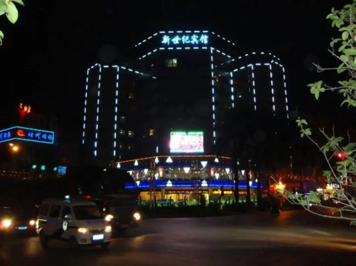 Дэхун: New Century Hotel