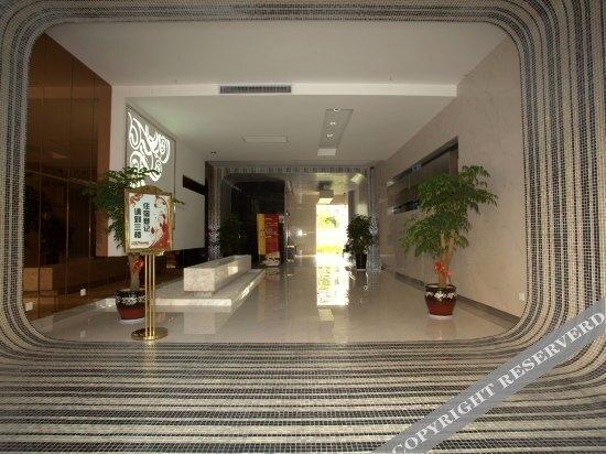 Наньтун: 如皋浅水湾假日酒店