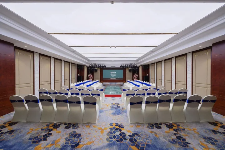 Шиянь: Royal Holiday Hotel (Wuyan Military District Headquarters Branch)