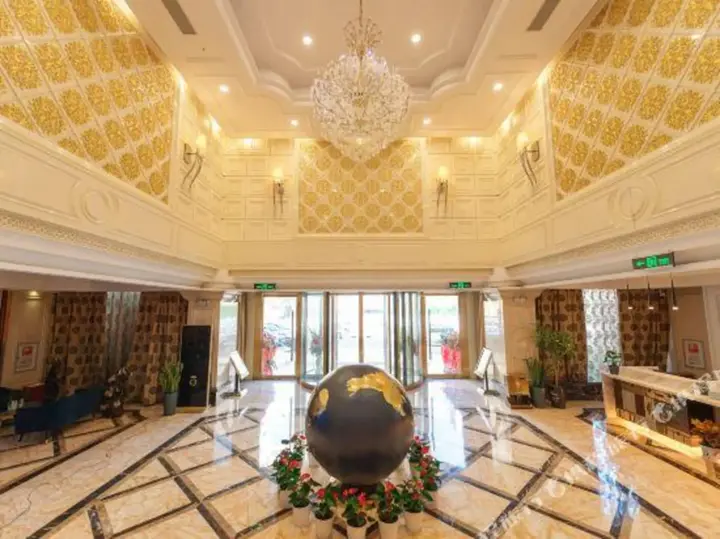 Шиянь: Royal Holiday Hotel (Wuyan Military District Headquarters Branch)