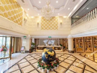 Шиянь: Royal Holiday Hotel (Wuyan Military District Headquarters Branch)