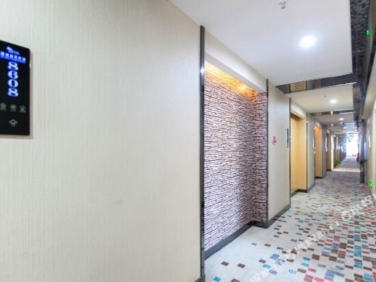 Шиянь: Shiyan Jinhong Business Hotel