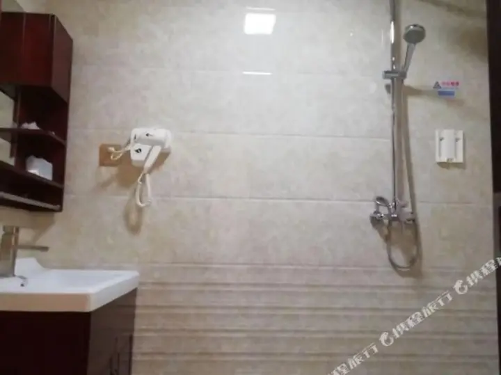 Тайюань: Taiyuan Water Conservancy Building Finance University North Campus Store