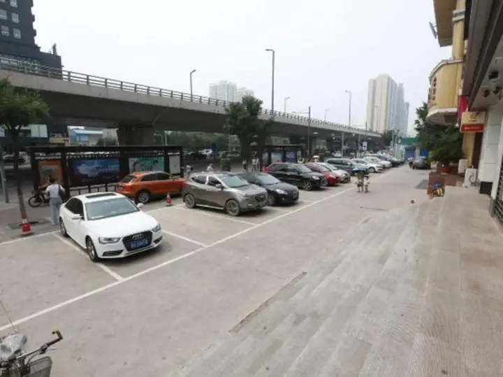 Тайюань: Taiyuan Water Conservancy Building Finance University North Campus Store