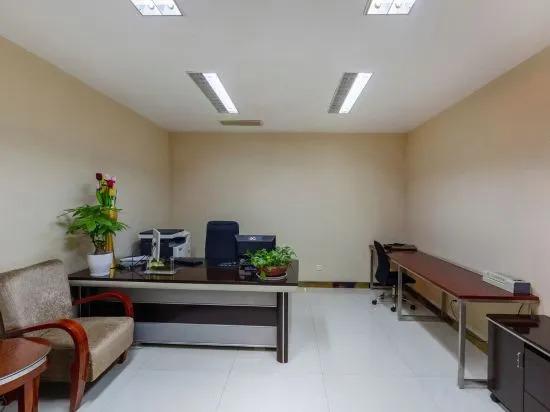 Уху: Luban International Hotel